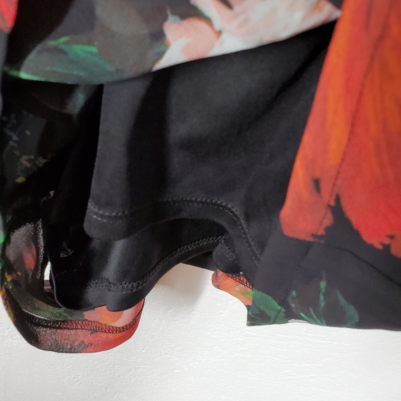 EXPRESS FLORAL ROMPER - Picture 6 of 8